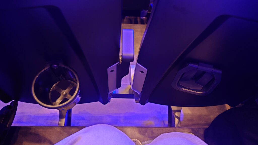 Kアリ座席カップホルダー