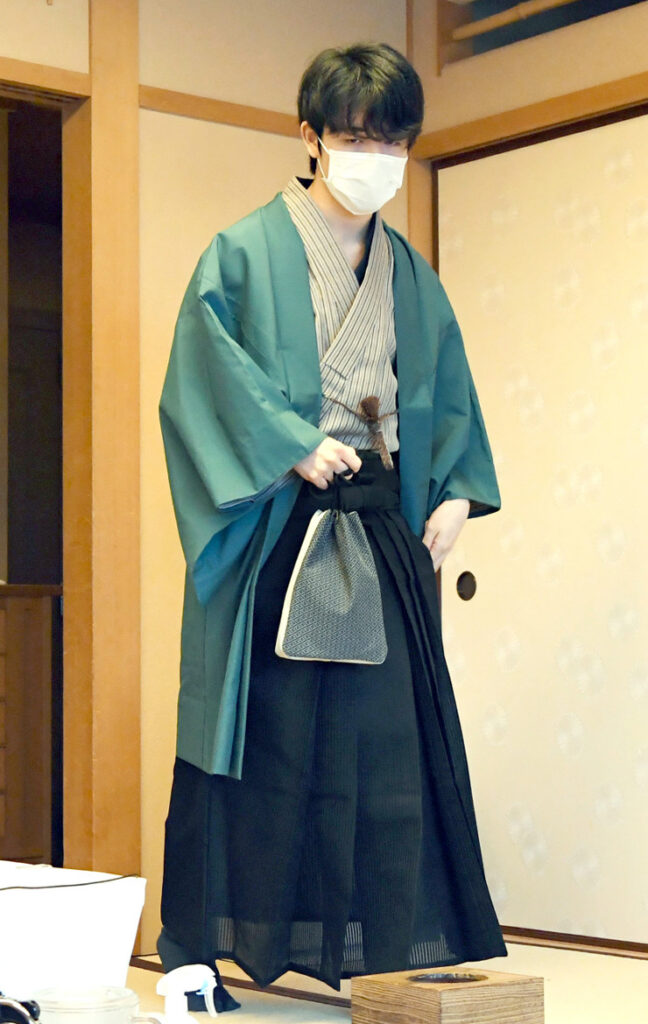 藤井聡太八冠の着物